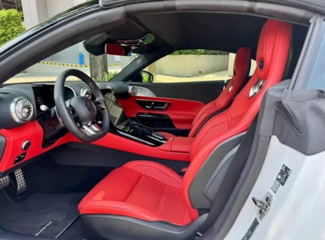 Mercedes-AMG SL43 lăn bánh 2.000 km rao bán lại: Cơ hội hiếm cho giới mê xe thể thao 643283