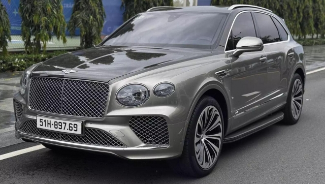Cận cảnh Bentley Bentayga V8 2020 tại Thành phố Hồ Chí Minh: 4 năm chỉ chạy 1.308 km, như xe “đập hộp” 645801