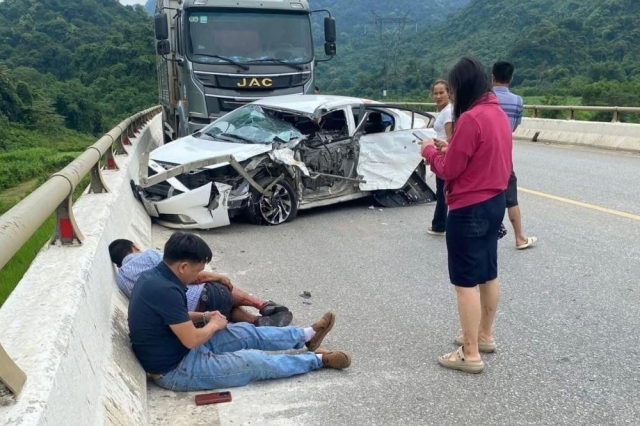 Tai nạn nghiêm trọng trên đường Hồ Chí Minh hé lộ khoảng trống trong an toàn giao thông? 647273