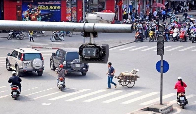 Xe biển tỉnh bị 'tuýt còi nguội' hàng loạt tại Hà Nội với những lỗi quá phổ biến 648338