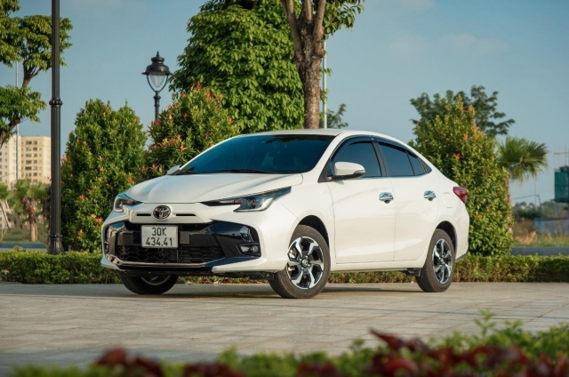 Tháng 5 nhiều biến động tại Toyota: SUV hạng sang bán vượt kỳ vọng, sedan bình dân lên ngôi, 649415