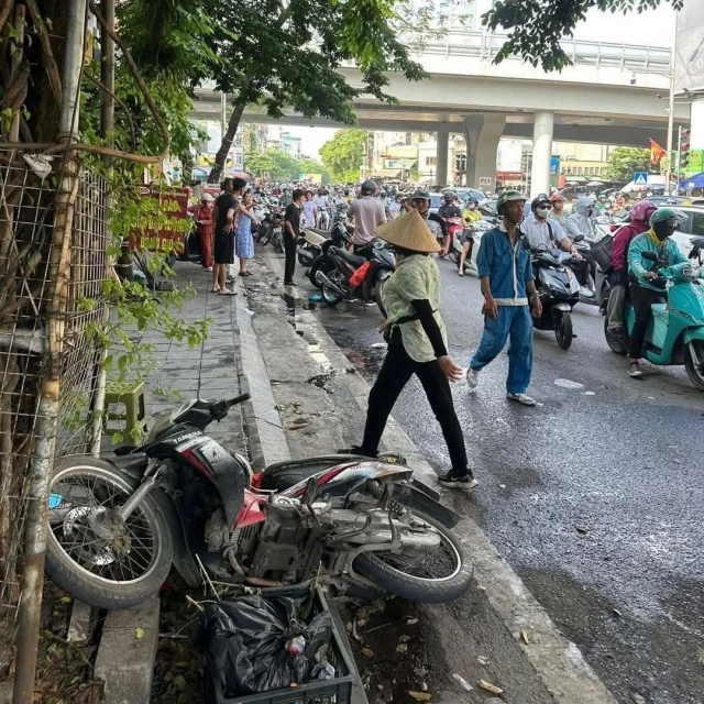 Tai nạn kinh hoàng ở Hà Nội: Bị ô tô hất văng 3 mét, nạn nhân kể lại giây phút