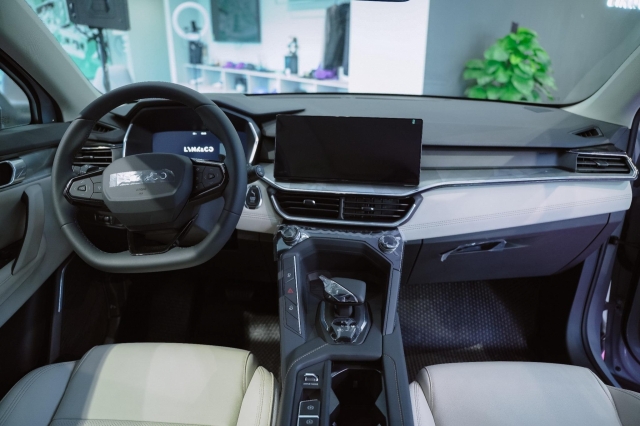 Bỏ bớt tiện nghi để hạ giá: Bài toán khó của xe Trung Quốc tại Việt Nam 663443