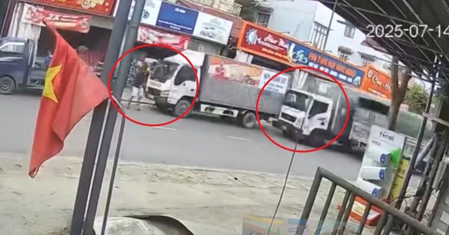 Thanh Hóa: Xe tải gây tai nạn liên hoàn, người đi bộ bị thương nặng 665902