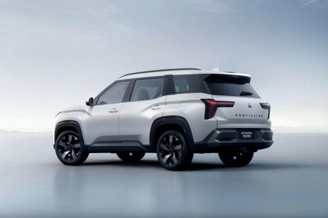 Mitsubishi Destinator so kè CX-5, Territory, Tucson: Lợi thế về kích thước, bất lợi ở vận hành 667764