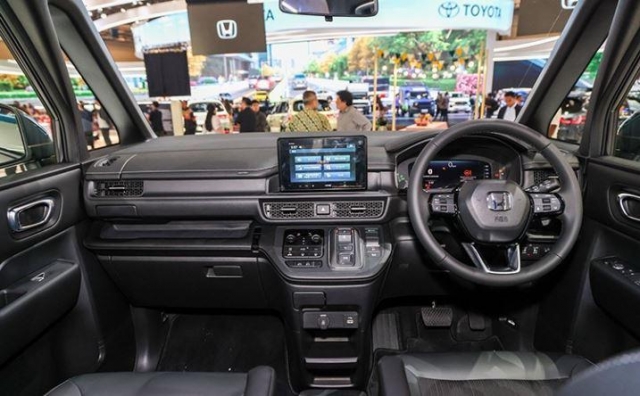 Honda StepWGN Spada e:HEV ra mắt: MPV 7 chỗ hybrid, nhập khẩu Nhật Bản, giá quy đổi khoảng 1 tỷ đồng 671249