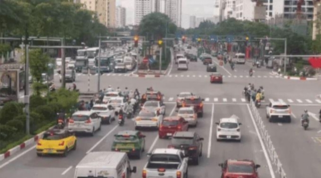 Vì sao đèn giao thông Hà Nội nhấp nháy bất thường? CSGT chính thức lên tiếng 671347