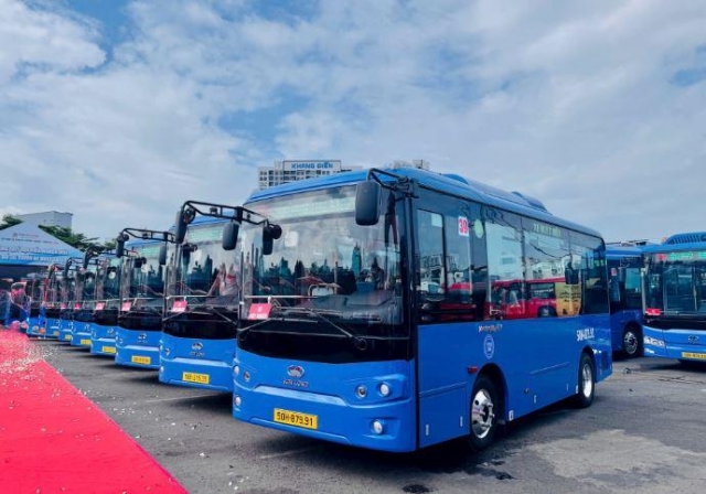 Thêm 443 chiếc xe buýt điện chính thức lăn bánh tại Thành phố Hồ Chí Minh 676192