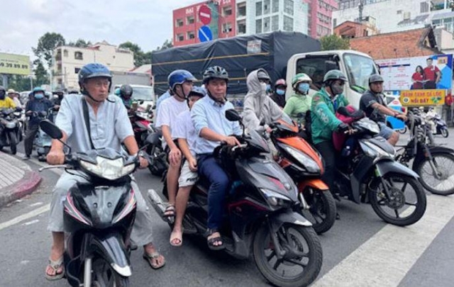 Tháo gỡ lo lắng của người tiêu dùng khi chuyển đổi sang xe máy điện 676387
