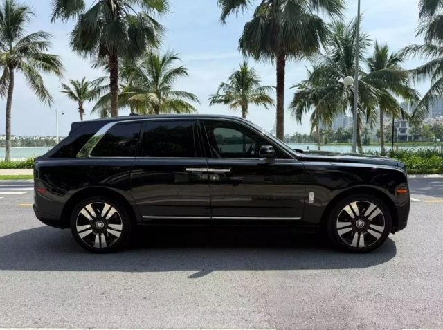 Rolls-Royce Cullinan 2020 rao bán với mức giá