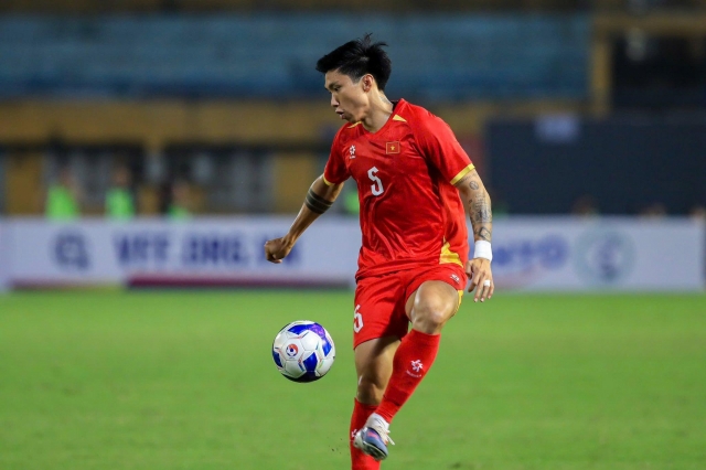 Vừa giúp ĐT Việt Nam đại thắng, Đoàn Văn Hậu tiếp tục được vinh danh nhờ siêu phẩm khó tin