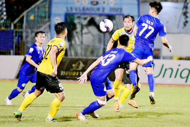 Được cứu ở 'phút 90', CLB Cần Thơ trụ hạng sớm 3 vòng đấu 201977