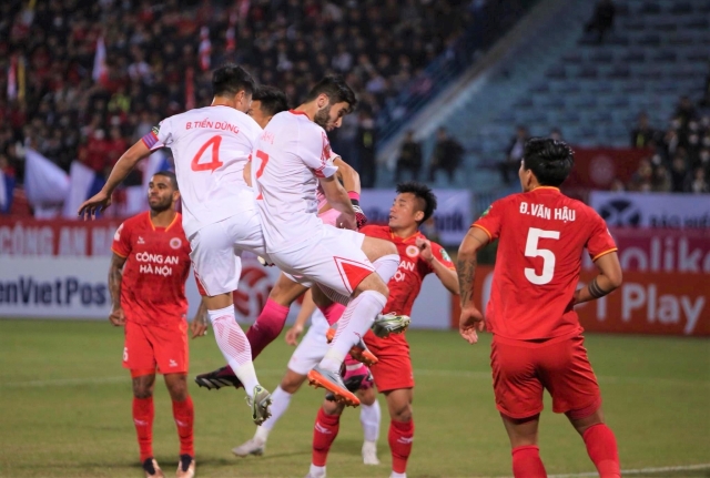 Trực tiếp CAHN 0-1 Viettel: Bùi Tiến Dũng ghi bàn 248681