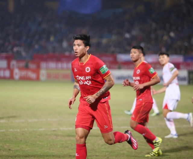 Trực tiếp CAHN 0-1 Viettel: Bùi Tiến Dũng ghi bàn 248694