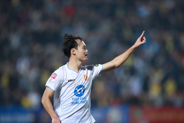 Trực tiếp Nam Định 3-0 Thể Công Viettel: Quá ảp đảo 380410