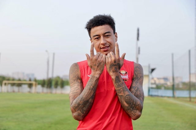 Sang Việt Nam thi đấu, Jesse Lingard không thể ghi bàn 586688