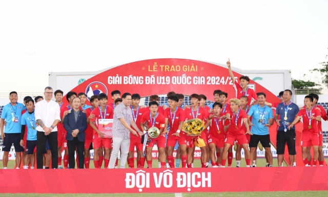 Mbappe Việt Nam ghi bàn duy nhất, giúp đội nhà vô địch 598845