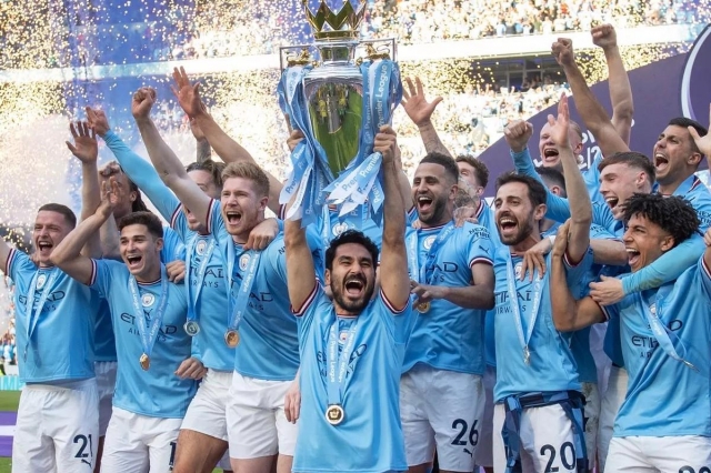 Pep Guardiola gây sốc khi chốt tương lai 1 trụ cột của Man City-599047
