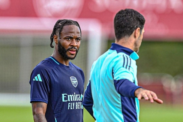 Không phải Merino, Arsenal được khuyên dùng Sterling đá cắm 600181
