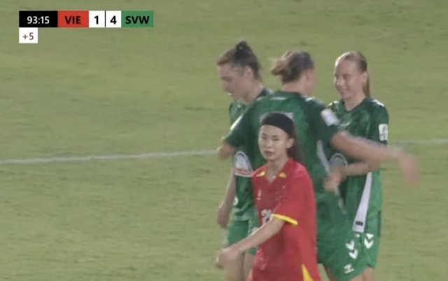 Trực tiếp ĐT nữ Việt Nam 1-4 Werder Bremen: Nỗ lực 635808