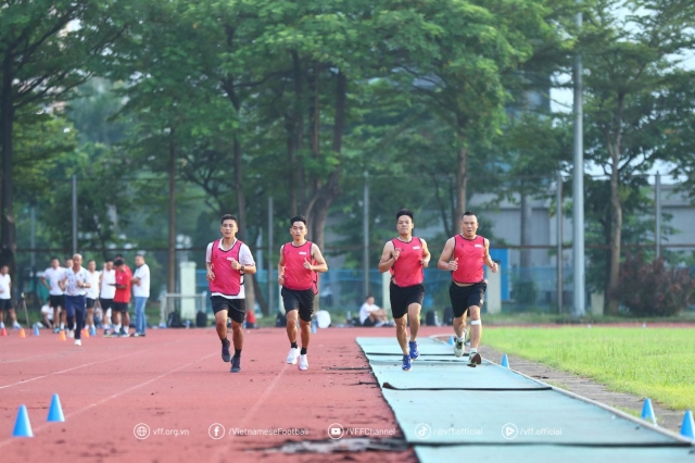 1 trọng tài V-League phải đi cấp cứu khi kiểm tra thể lực 677402