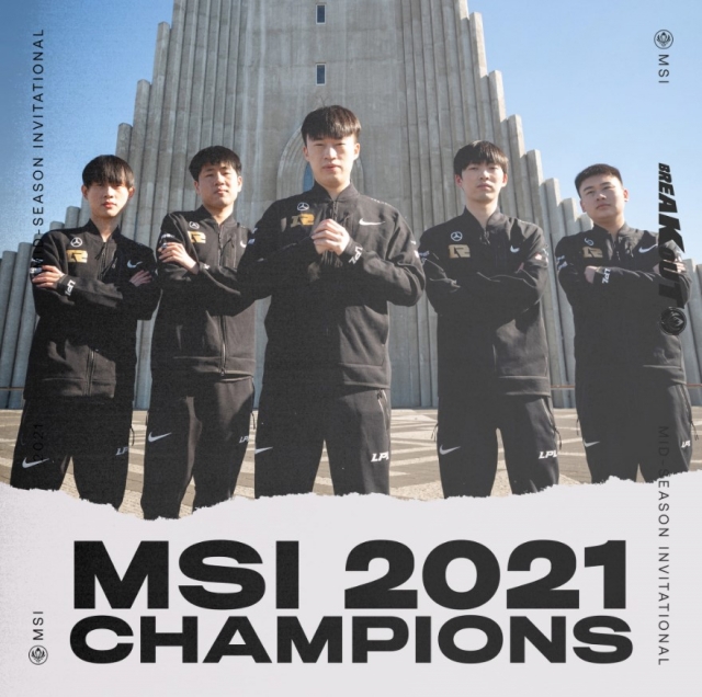 RNG lên ngôi vô địch MSI 2021 47592