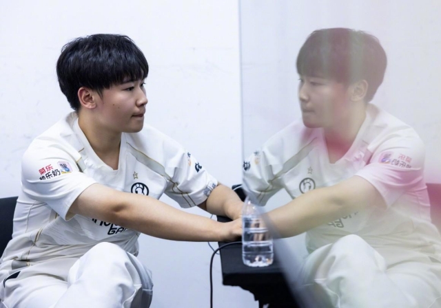 Rookie ám chỉ Jiejie đã “hết cửa” thi đấu tại IG 670249