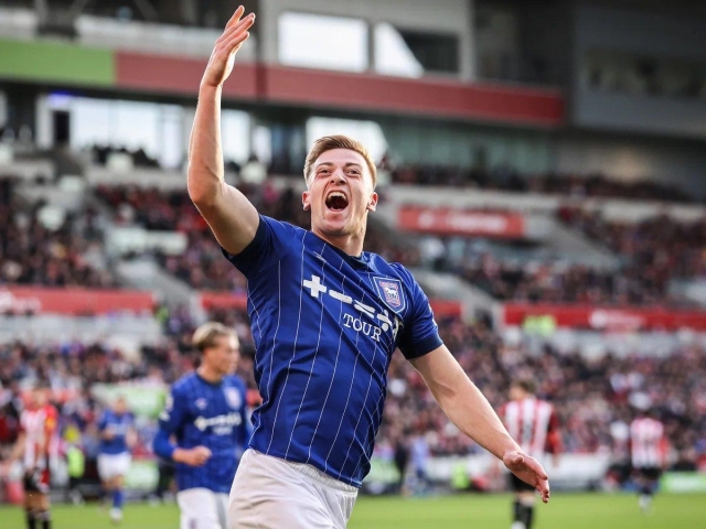 Liam Delap tiến bộ mạnh mẽ trong màu áo Ipswich Town (nguồn ảnh: Twitter)