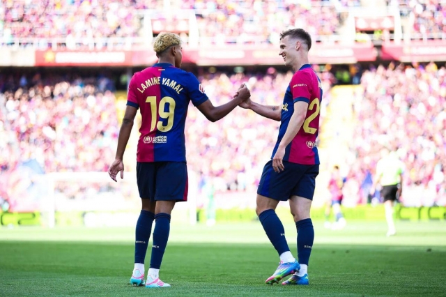 Yamal ghi bàn cân bằng tỉ số 2-2 cho Barca