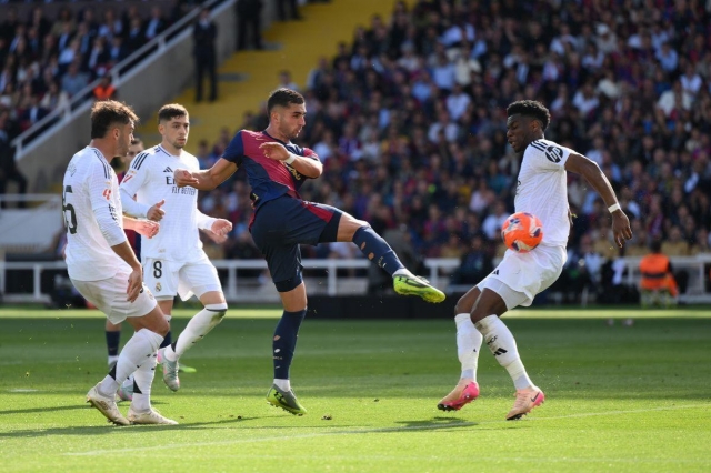 Ferran Torres lập hat-trick kiến tạo trước Real ở trận El Clasico cuối tuần qua.