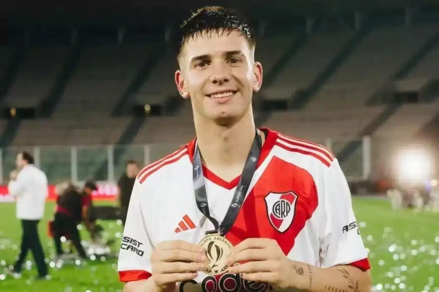 Mới 17 tuổi, Franco Mastantuono đã làm mưa làm gió ở River Plate.