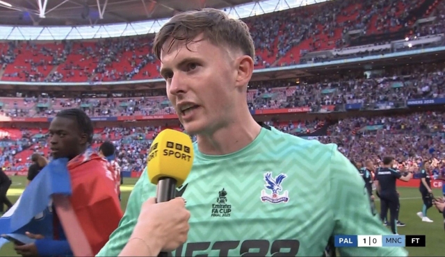 Henderson là người hùng của Palace với màn trình diễn siêu hạng