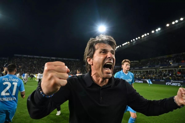 Antonio Conte “bực tức” vì bị cấm chỉ đạo ở vòng cuối Serie A.