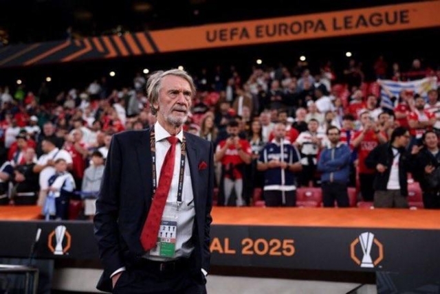 Man United cần bổ sung chất thép cho tuyến giữa nếu muốn trở lại trong mùa giải tới. Ảnh: CLB
