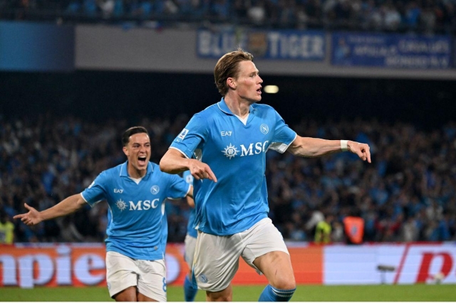 Scott McTominay giành giải Cầu thủ xuất sắc nhất Serie A 2024/25.
