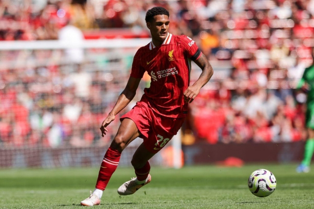 Quansah khó cạnh tranh ở Liverpool hiện tại (Ảnh: Liverpool FC)