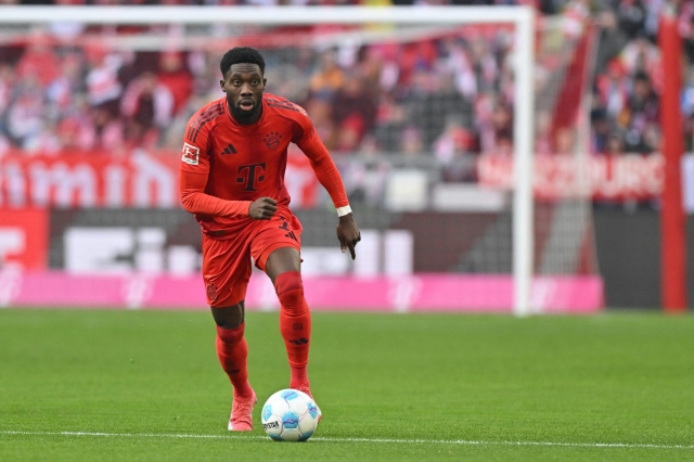 Alphonso Davies hậu vệ cánh tài năng người Canada
