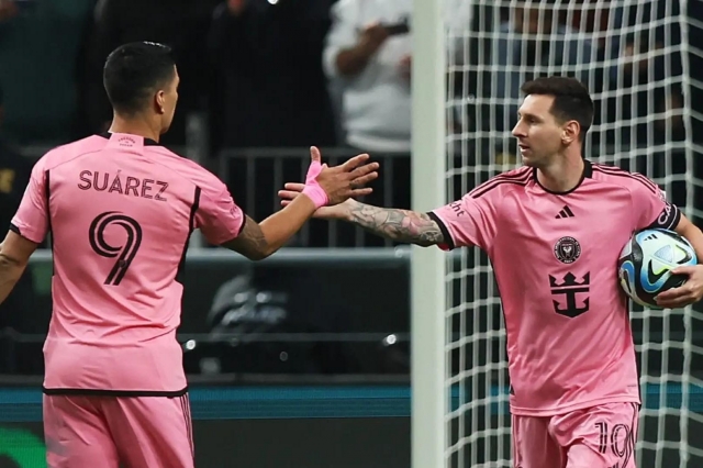 Sức hút của Messi và Suarez quá khủng khiếp (Ảnh: NBC)
