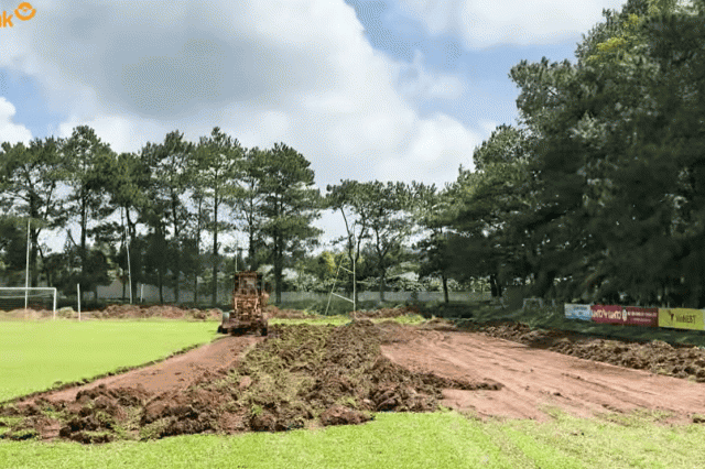Việc cải tạo đang được bắt đầu. Ảnh: CLB