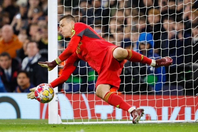 Lunin từng bắt rất hay khi Courtois chấn thương dài hạn (Ảnh: TNT Sport)