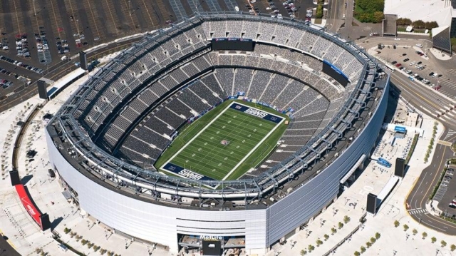 Sân MetLife lớn nhưng thiếu đi linh hồn của bóng đá (Ảnh: Skanska USA)