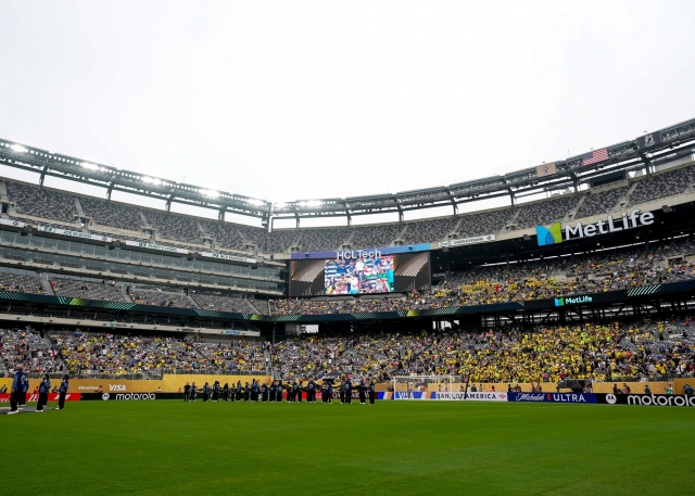 Sân MetLife có màn chuẩn bị tốt trước loạt trận bán kết (Ảnh: BBC)