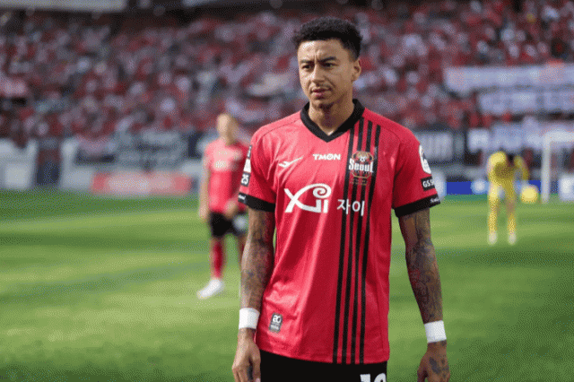 Công ty của Lingard đang kinh doanh rất khó khăn tại Hàn Quốc. Ảnh: The Sun