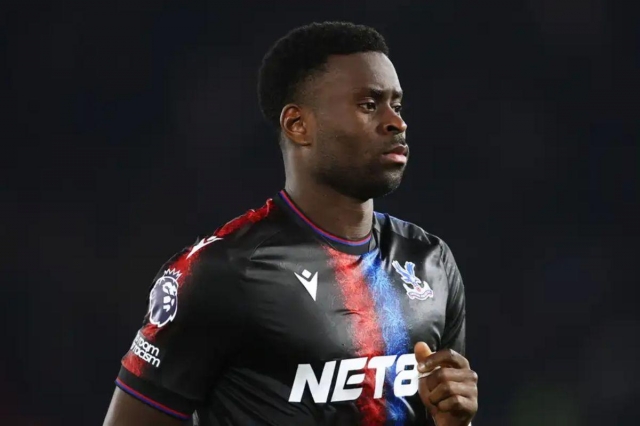 Marc Guehi là mảnh ghép lý tưởng cho hàng thủ Liverpool (Ảnh: GOAL).