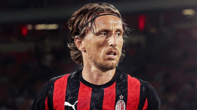 Trang chủ AC Milan xác nhận đã ký hợp đồng với Luka Modric (Ảnh: UK Sport)