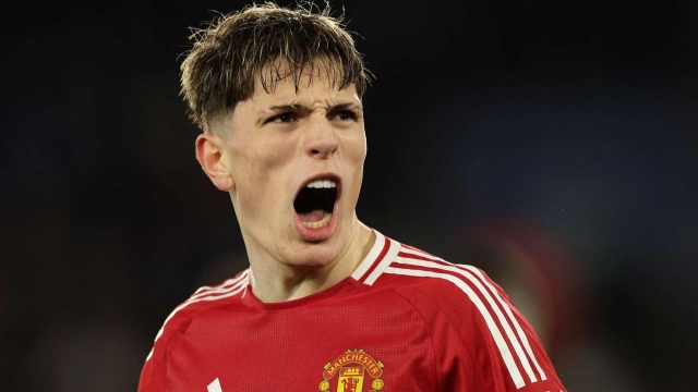 Ở chiều ngược lại Chelsea đang rất quan tâm đến tình hình của Garnacho tại MU (Ảnh: GOAL)