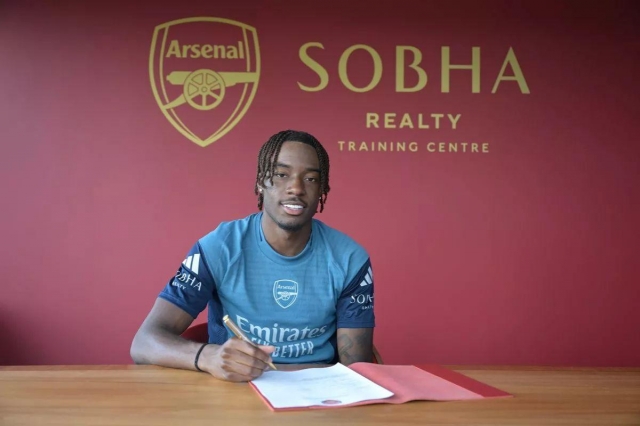 Arsenal ra mắt tân binh Noni Madueke tại Trung tâm đào tạo Sobha Realty (Ảnh: The Mirror).