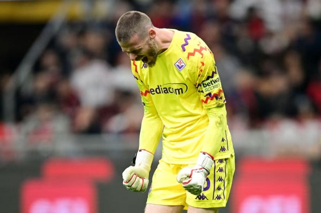 De Gea hiện đang là sự lựa chọn số một trong khung gỗ của Fiorentina (Ảnh: AS).