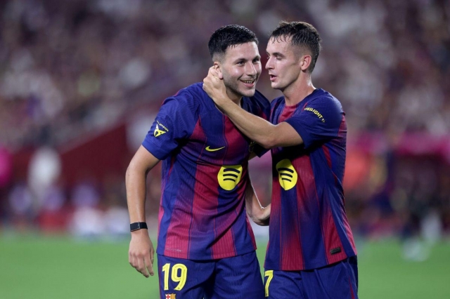 Hansi Flick khen ngợi màn trình diễn của Roony Bardghji (Ảnh: Barca Universal).