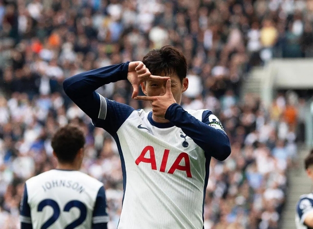 Son đã dành 10 năm ở Tottenham.